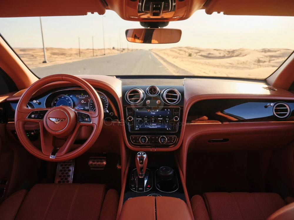 Black Bentley Bentayga 2017 for rent in Abu Dhabi 4
